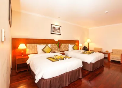 第一行政豪华新翼房 — First Hotel