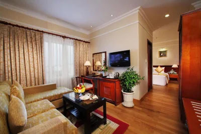 套房 — First Hotel