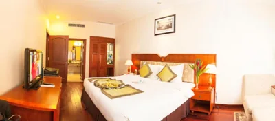 新翼套房 — First Hotel